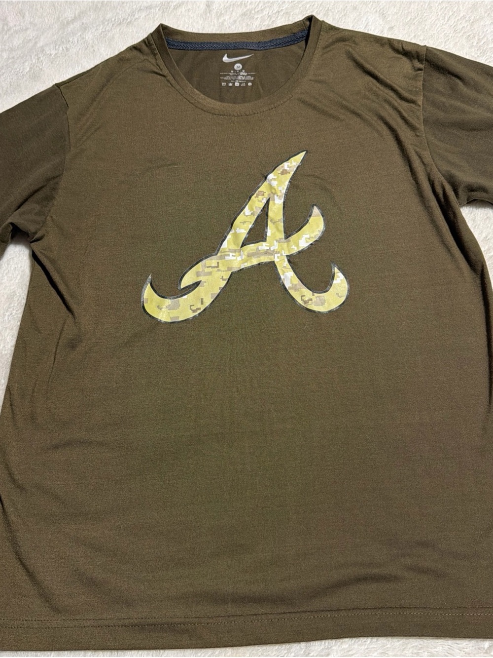 Atlanta Braves Camo Camouflage Nike T-Shirt Men’s Medium MLB Flag Logo